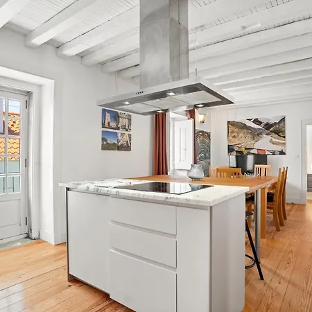 아파트 Spacious & Luxurious Penthouse In The Heart Of 리스본