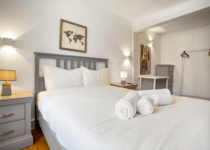 아파트 Spacious & Luxurious Penthouse In The Heart Of