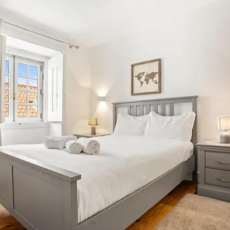 Spacious & Luxurious Penthouse In The Heart Of דירה