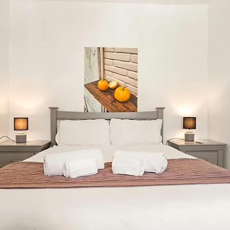 דירה Spacious & Luxurious Penthouse In The Heart Of *