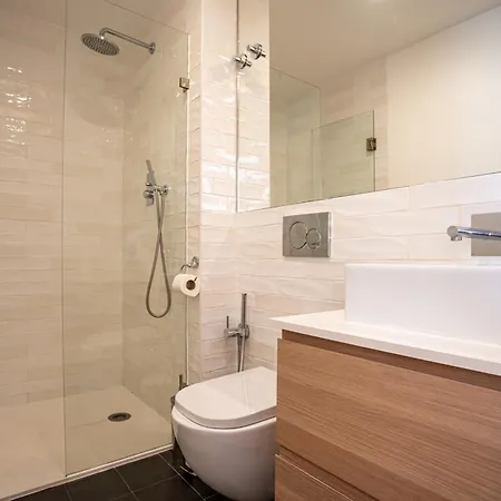 דירה Spacious & Luxurious Penthouse In The Heart Of *