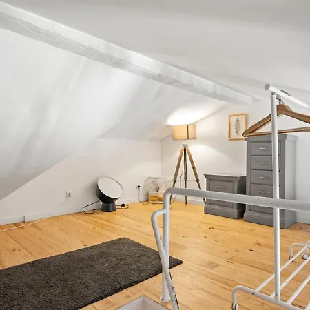 Spacious & Luxurious Penthouse In The Heart Of דירה *
