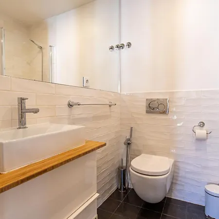 Spacious & Luxurious Penthouse In The Heart Of ליסבון