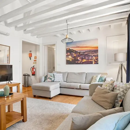 Spacious & Luxurious Penthouse In The Heart Of דירה *
