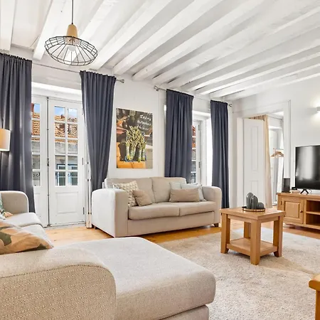 דירה Spacious & Luxurious Penthouse In The Heart Of *