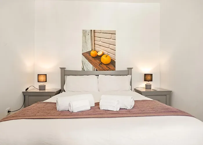 Apartment Spacious & Luxurious Penthouse In The Heart Of *