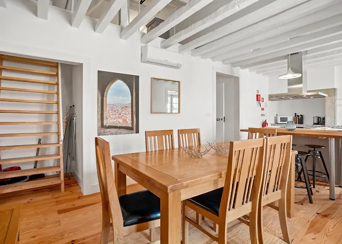 Spacious & Luxurious Penthouse In The Heart Of Apartment Lisbon